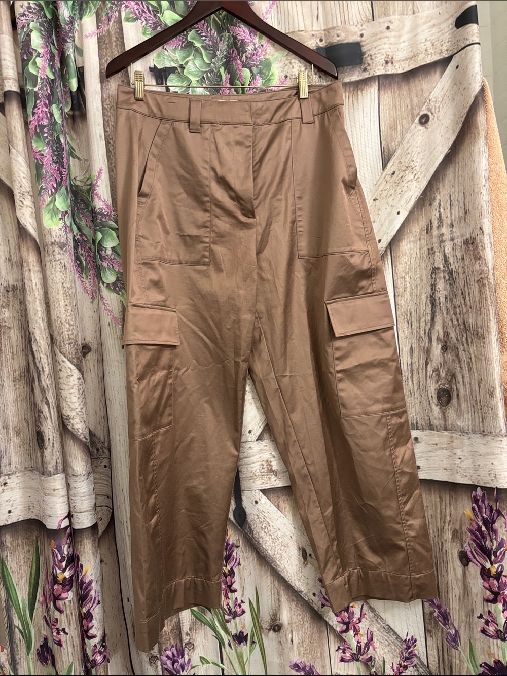 Old Navy Wide-Leg Cargo Pants in Brown